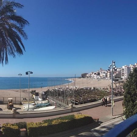 Beachfront Apartment With Private Parking Sant Pol De Mar Exteriör bild