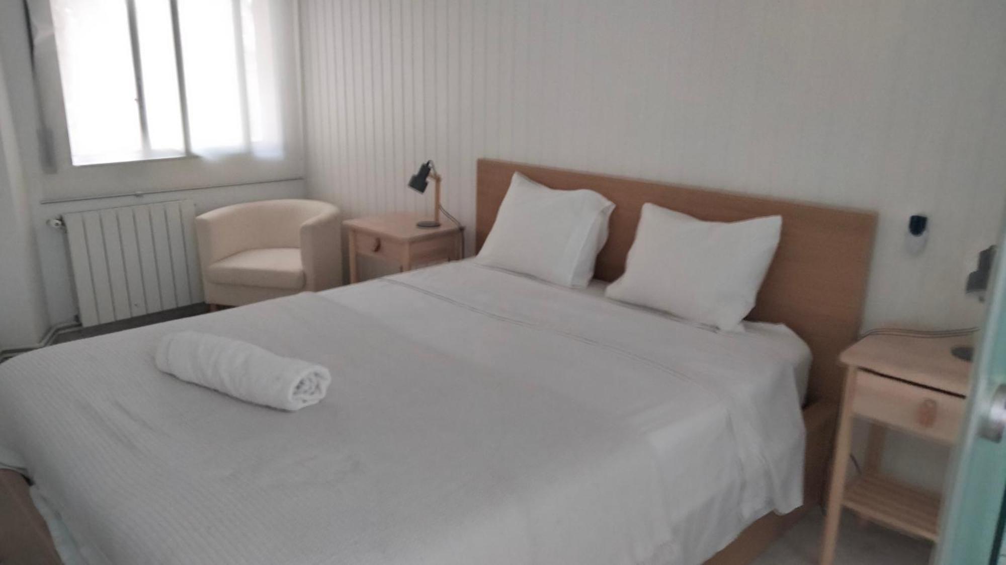 Beachfront Apartment With Private Parking Sant Pol De Mar Exteriör bild